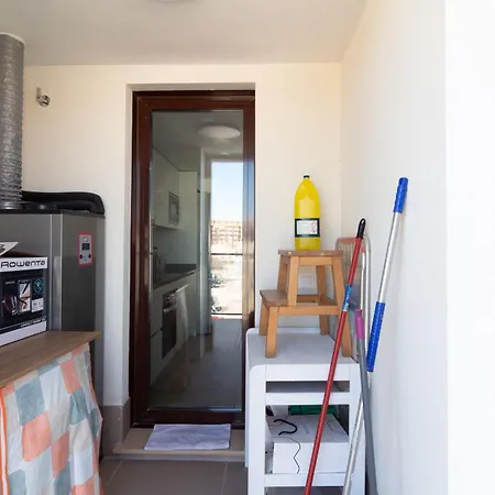 Global Properties, Con Piscina En