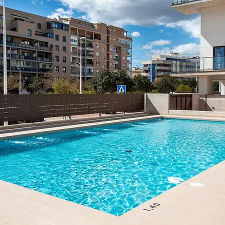 Global Properties, Con Piscina En Appartement