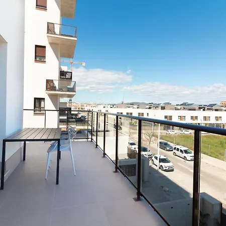 Appartement Global Properties, Con Piscina En