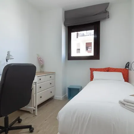 Appartement Global Properties, Con Piscina En