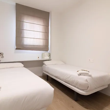Global Properties, Con Piscina En Appartement *