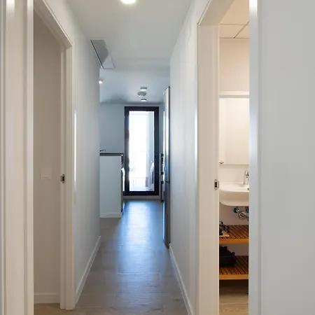 Global Properties, Con Piscina En Appartement